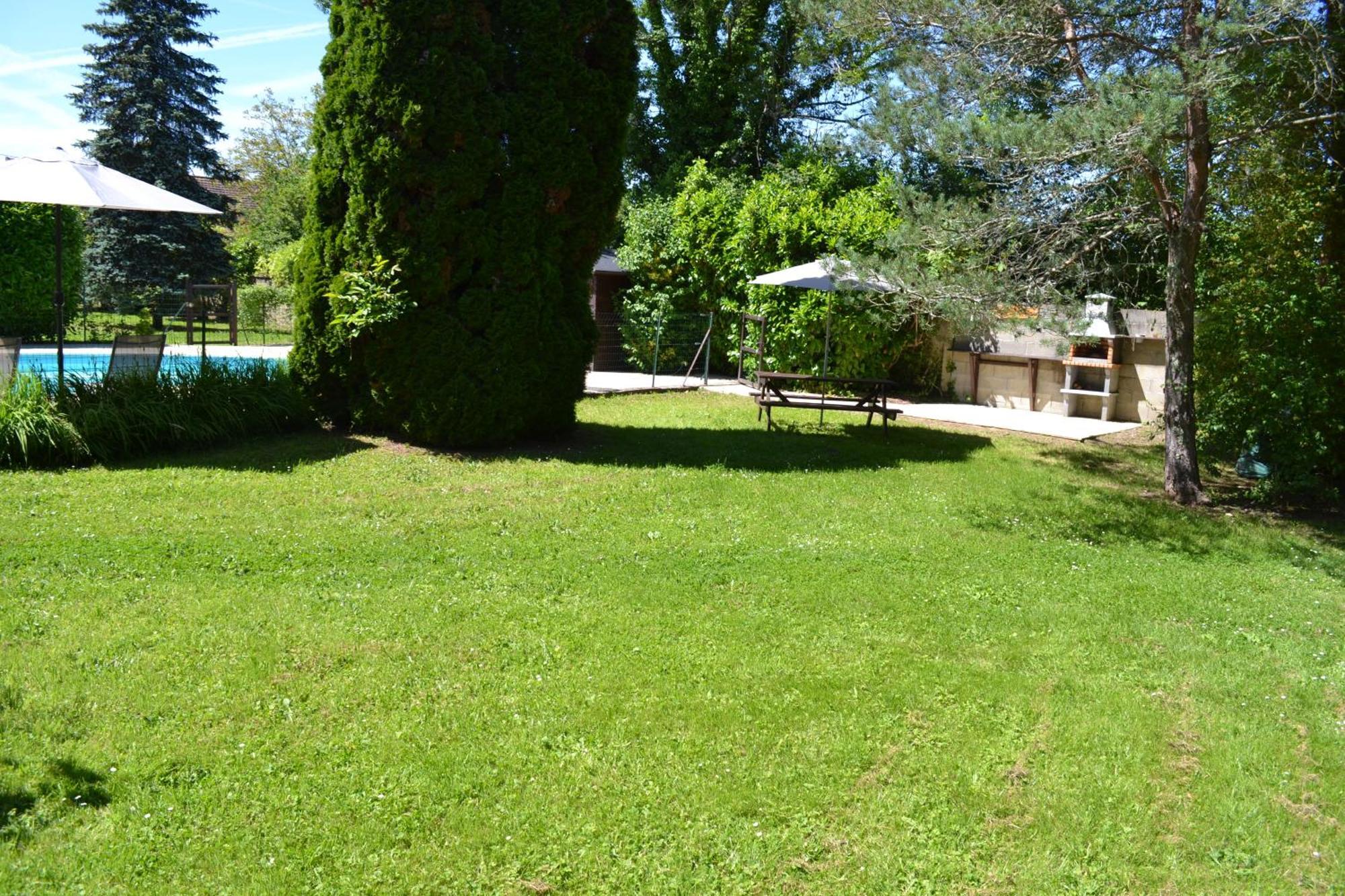 Montbron Les Bruyeres B&B 2 المظهر الخارجي الصورة