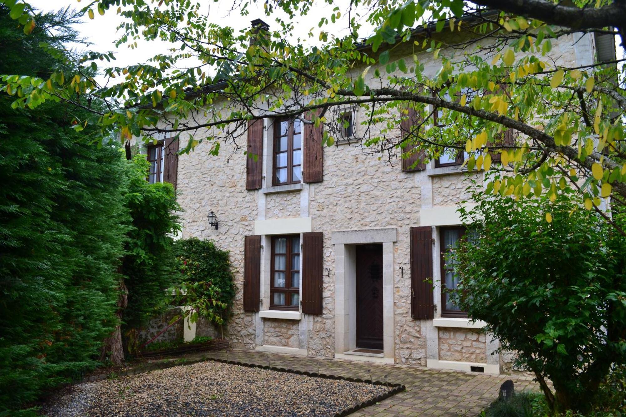 Montbron Les Bruyeres B&B 2 المظهر الخارجي الصورة